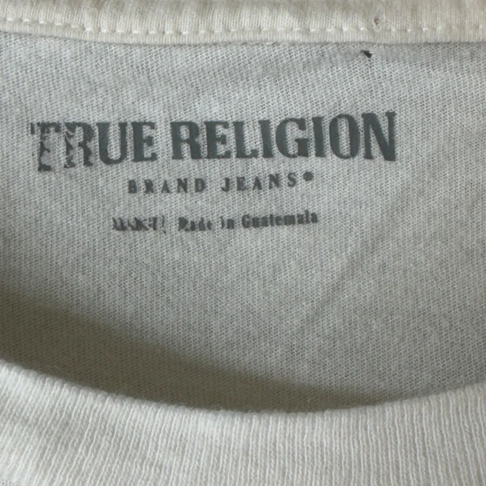 1509 | True Religion SS Matte Foil Buddha Tee Graphic White Mens XL